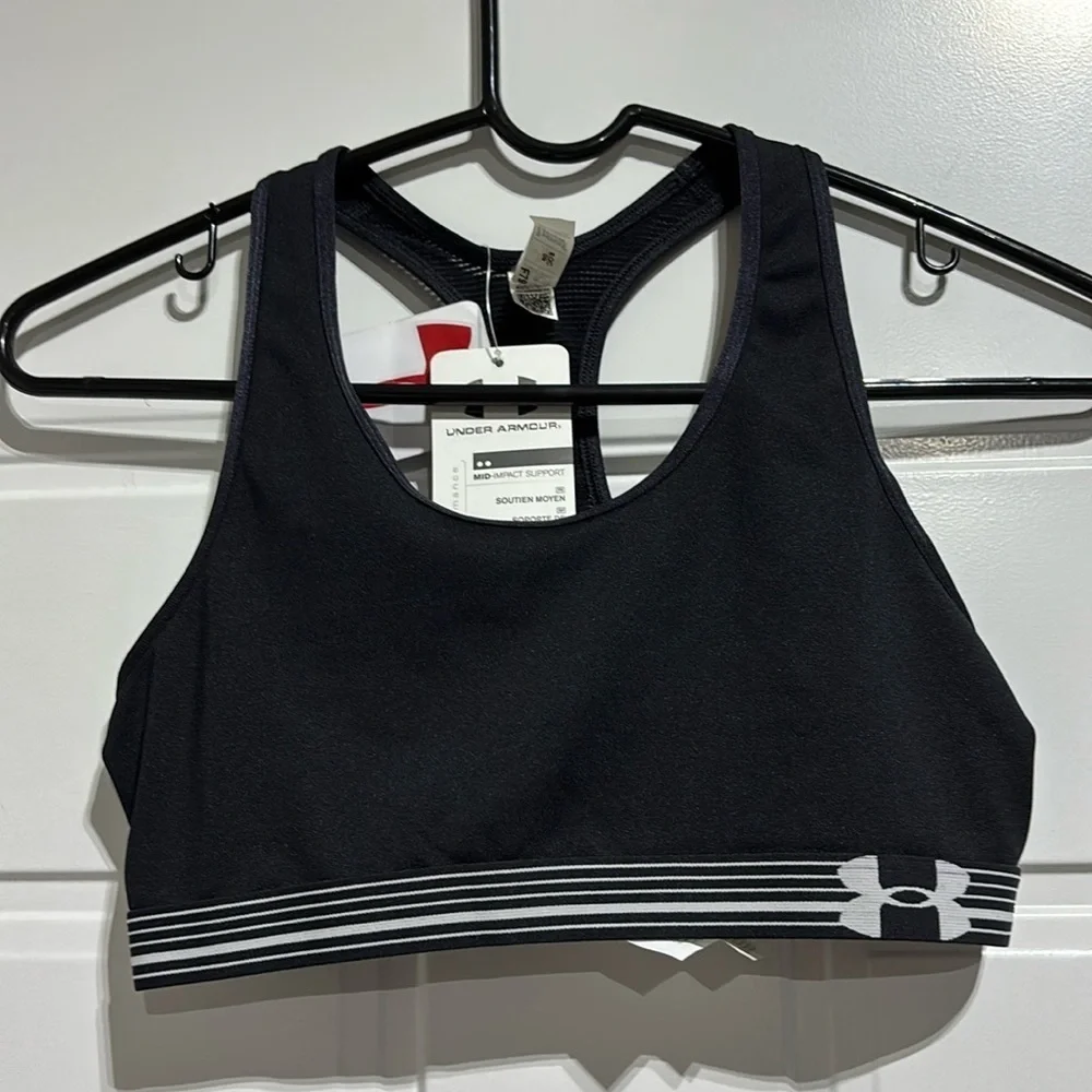 Under Armour Pullover Racerback, mesh detail strap back detail,padless,logo band
